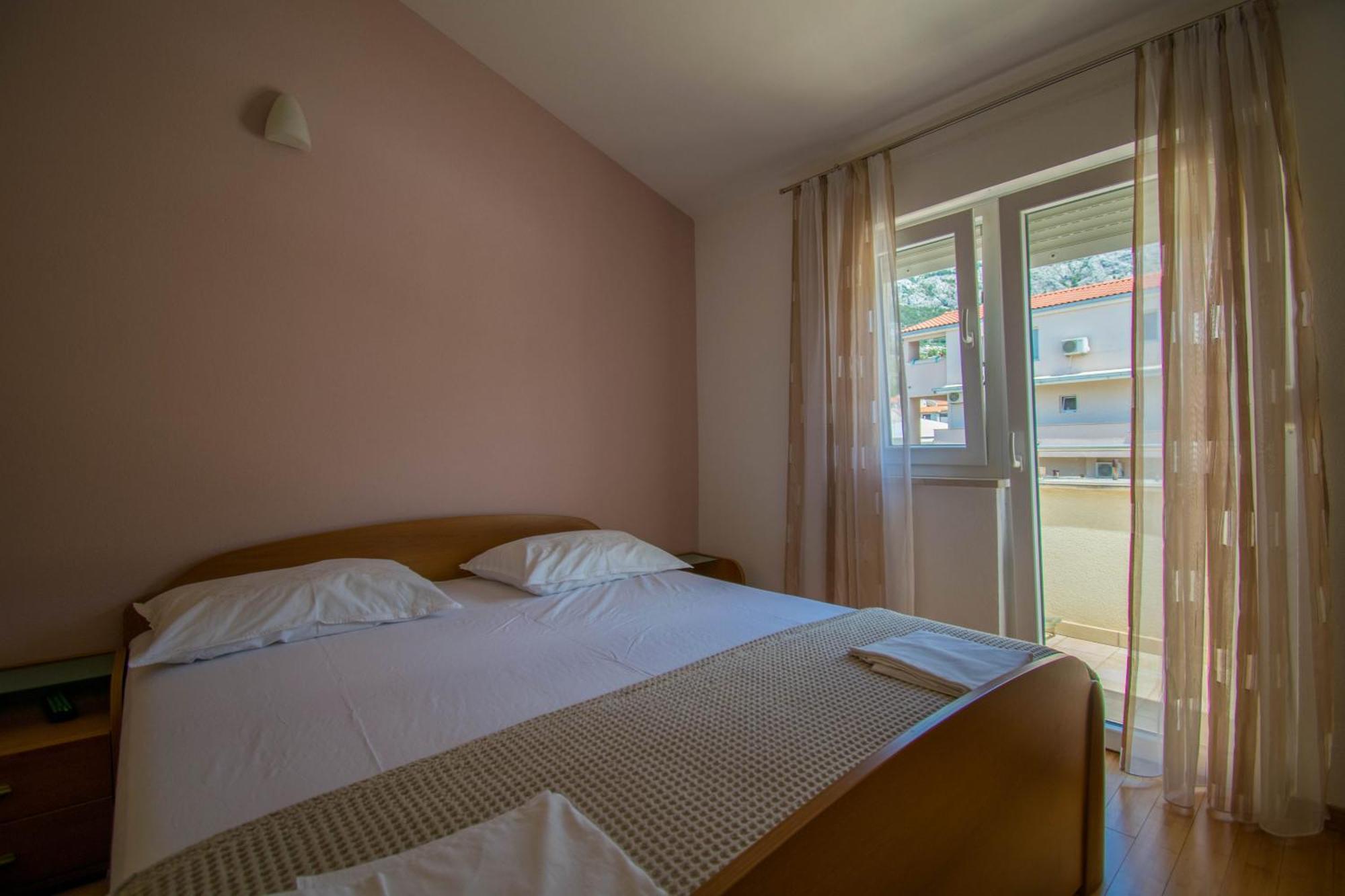 Villa Kameni Dvori Baska Voda Bilik gambar