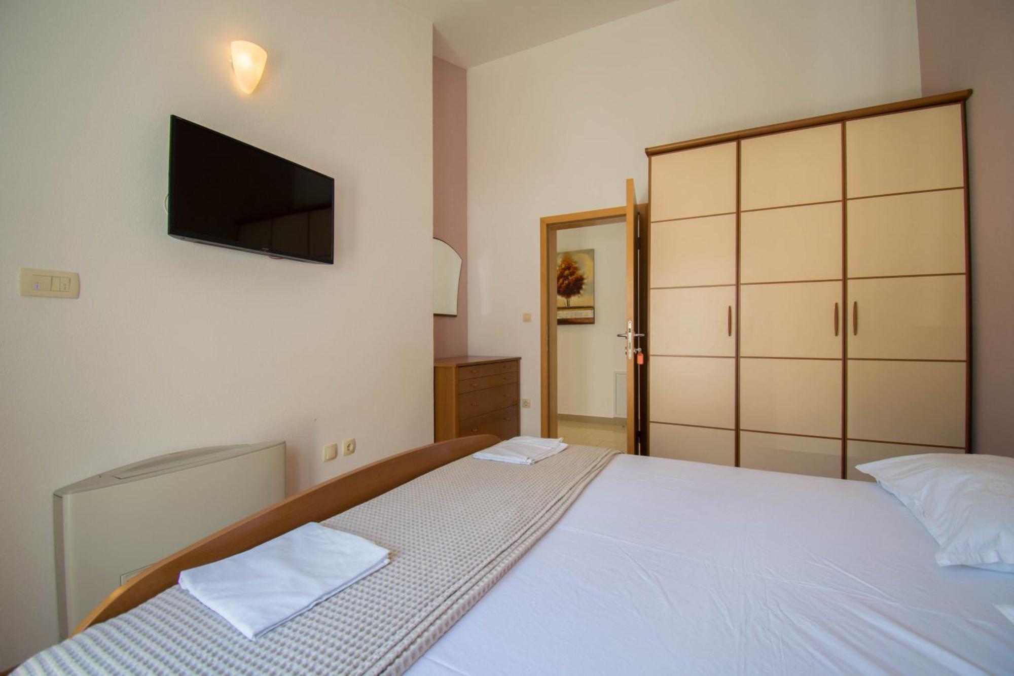 Villa Kameni Dvori Baska Voda Bilik gambar
