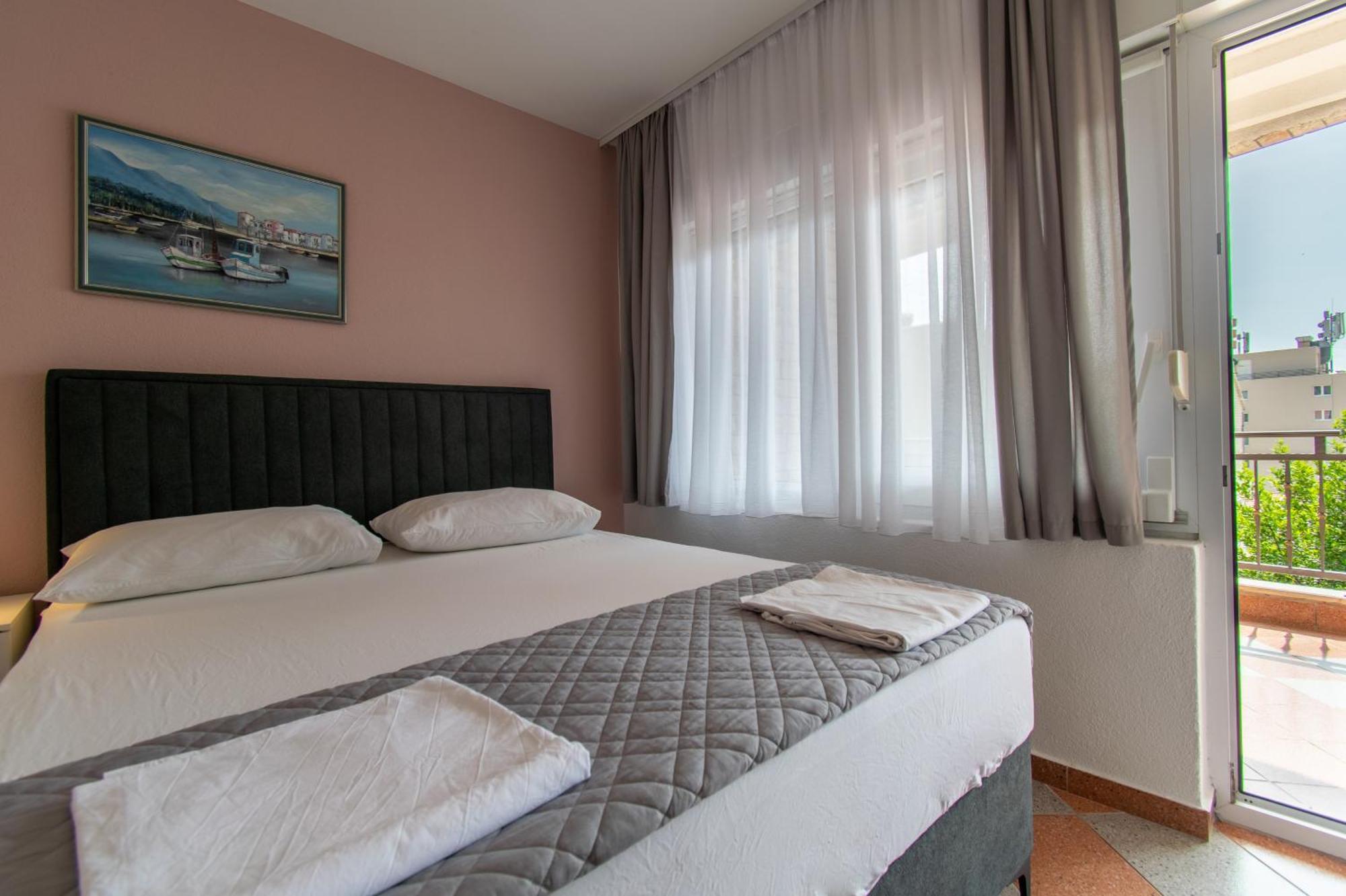 Villa Kameni Dvori Baska Voda Bilik gambar