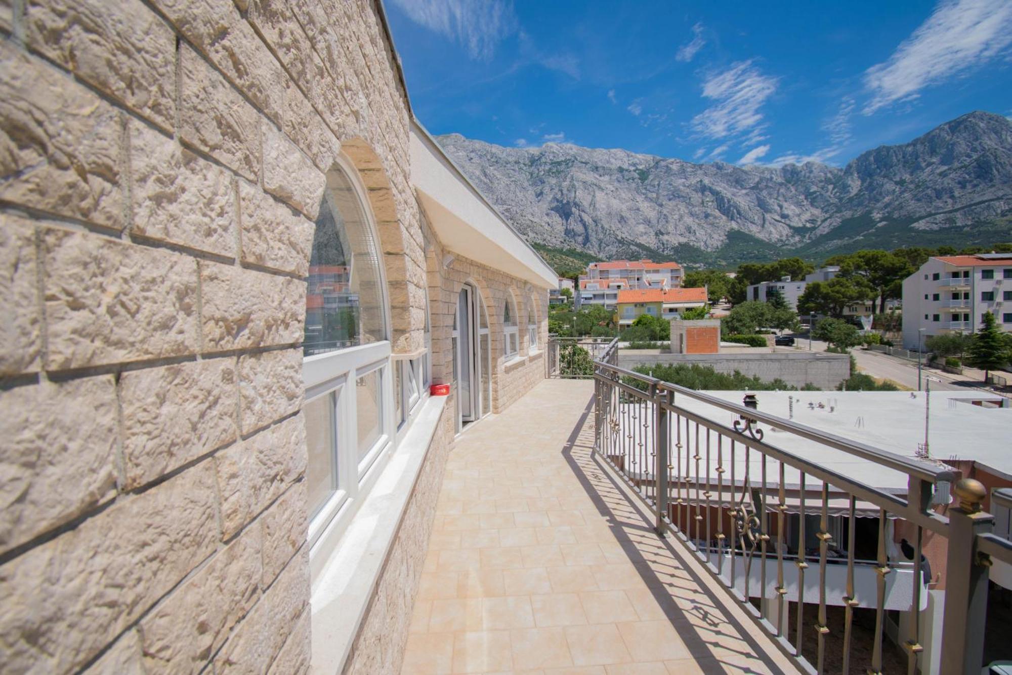Villa Kameni Dvori Baska Voda Bilik gambar