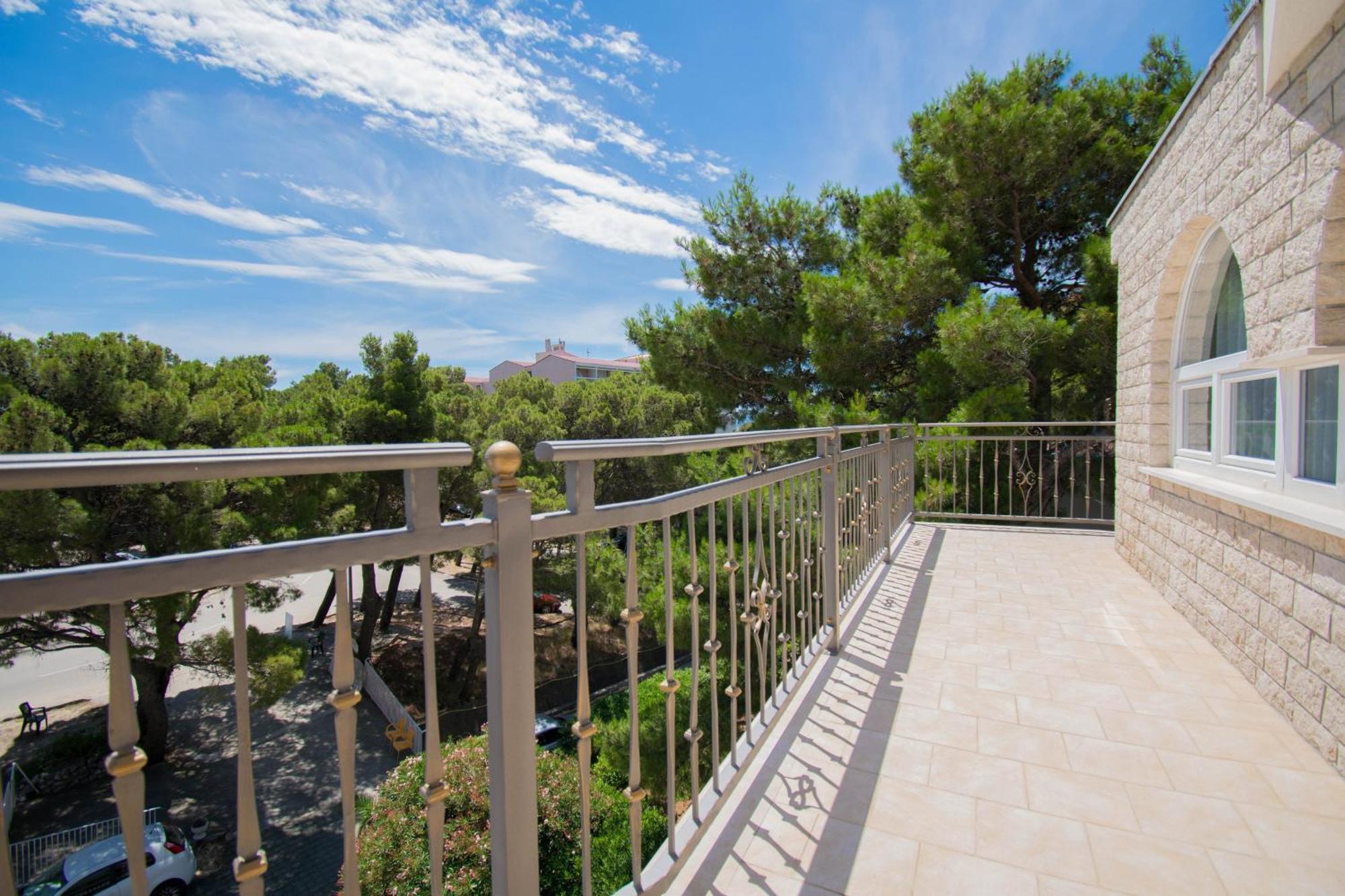 Villa Kameni Dvori Baska Voda Bilik gambar