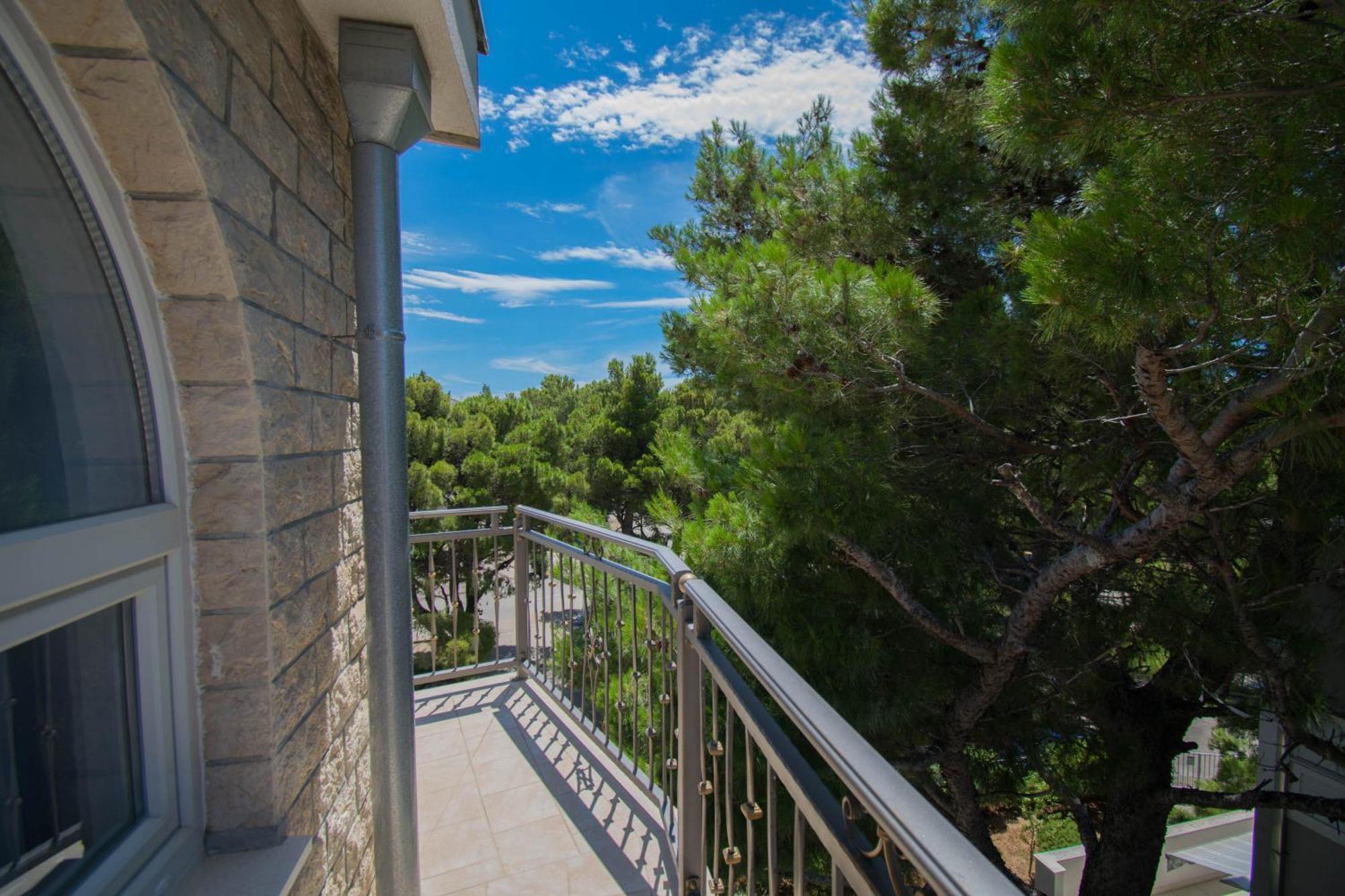 Villa Kameni Dvori Baska Voda Bilik gambar